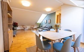 Atuaire Home La Merced En El Centro Historico De Burgos Parking Incluido